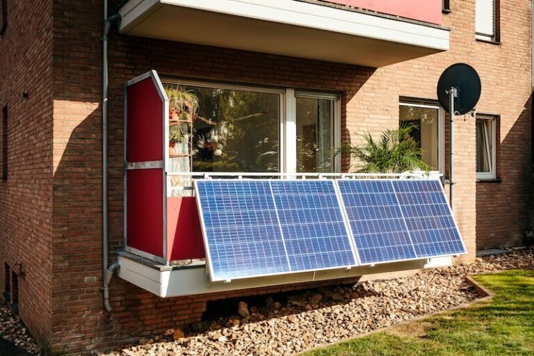 How Much Space Do You Need for an 800‑Watt Balcony Solar System?